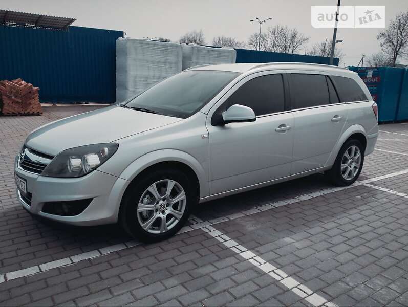 Универсал Opel Astra 2011 в Коломые