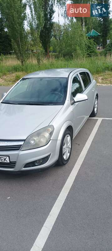 Хэтчбек Opel Astra 2011 в Ровно