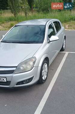 Хэтчбек Opel Astra 2011 в Ровно