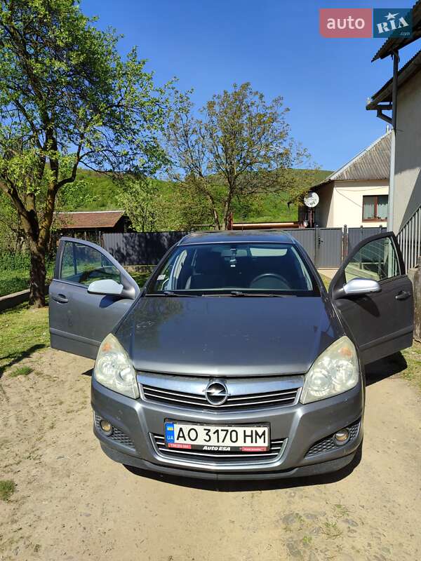 Універсал Opel Astra 2007 в Ужгороді