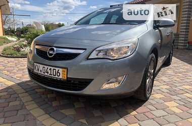 Універсал Opel Astra 2011 в Коломиї