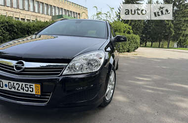 Универсал Opel Astra 2009 в Умани