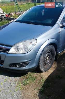 Хэтчбек Opel Astra 2007 в Долине