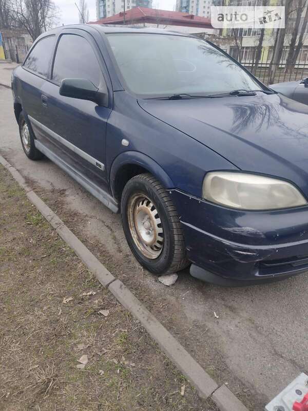 Хэтчбек Opel Astra 2000 в Киеве