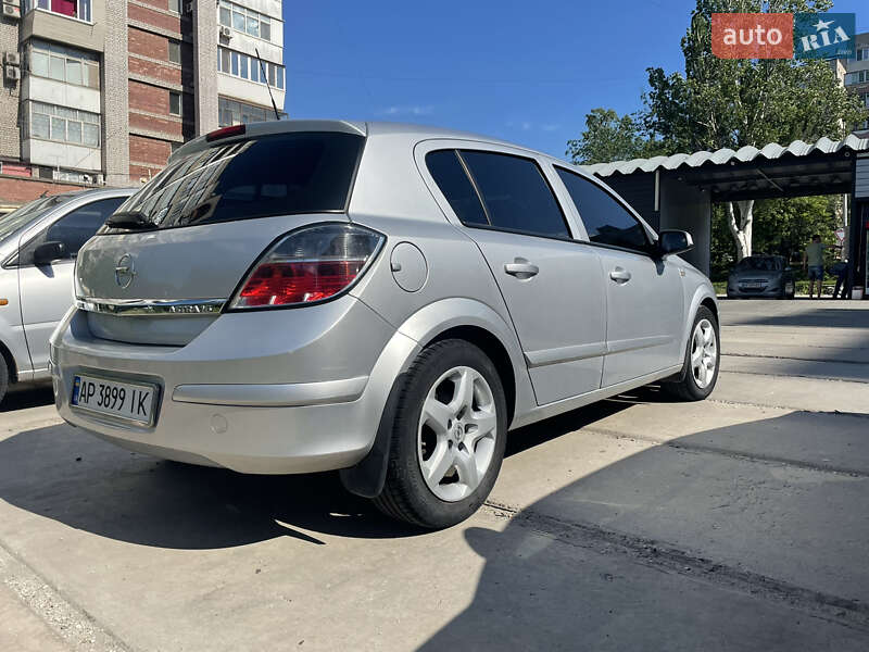 Хэтчбек Opel Astra 2007 в Киеве