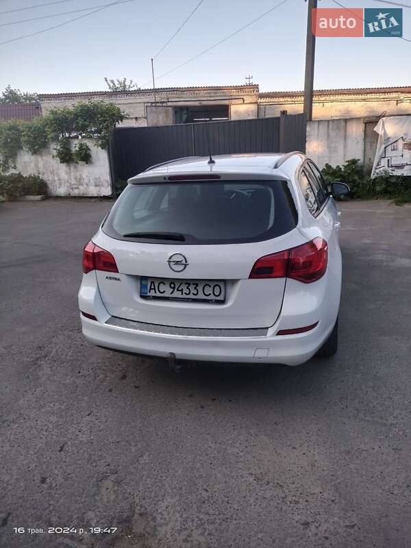 Универсал Opel Astra 2011 в Луцке