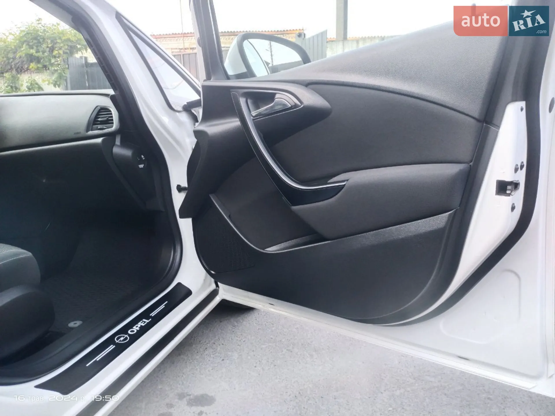 2011 Opel Astra - мініатюра 13