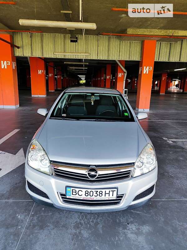 Хетчбек Opel Astra 2009 в Львові фото 2 Хетчбек Opel Astra 2009 в Львові