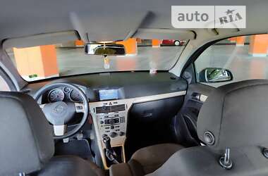 Хэтчбек Opel Astra 2009 в Львове