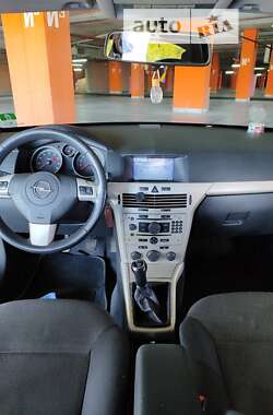 Хэтчбек Opel Astra 2009 в Львове