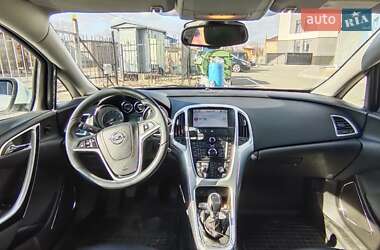 Хэтчбек Opel Astra 2010 в 