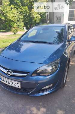 Универсал Opel Astra 2015 в Киеве