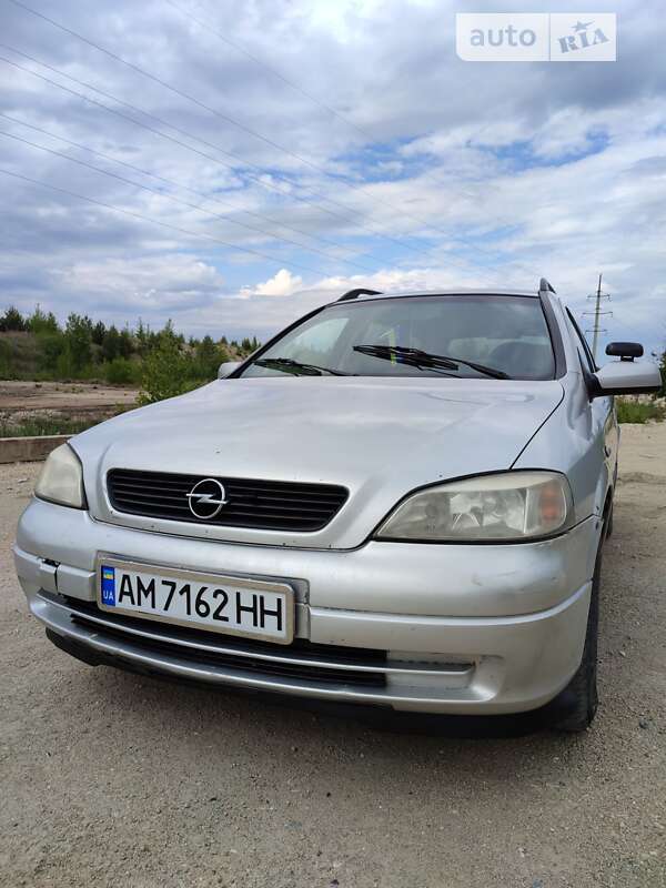 Универсал Opel Astra 2002 в Иршанске
