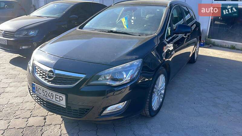 Opel Astra 2011