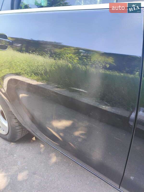 Универсал Opel Astra 2011 в Житомире