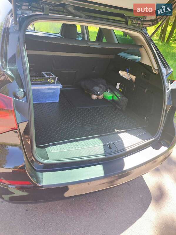 Универсал Opel Astra 2011 в Житомире