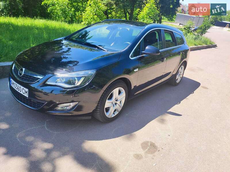 Универсал Opel Astra 2011 в Житомире