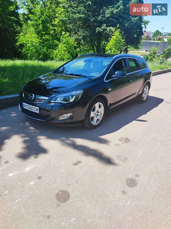 Opel Astra 2011
