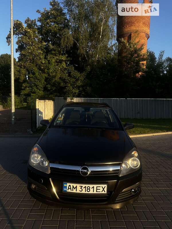 Универсал Opel Astra 2006 в Житомире