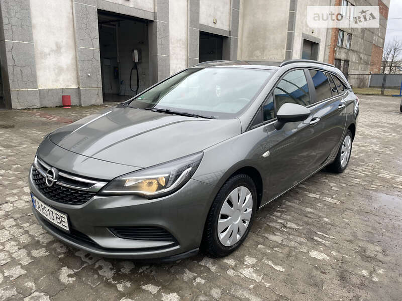 Універсал Opel Astra 2017 в Чернівцях