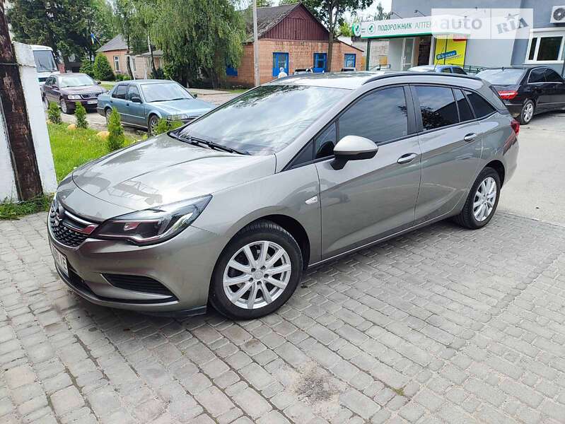 Универсал Opel Astra 2017 в Рокитном