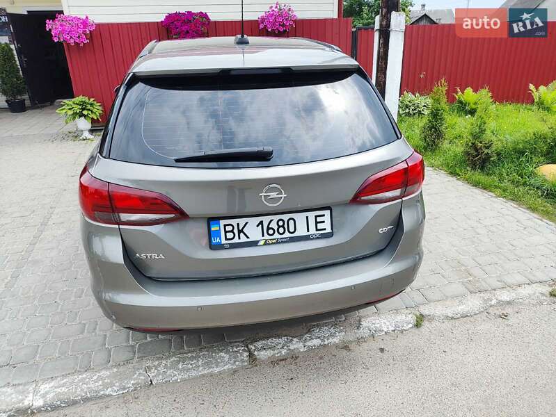 Універсал Opel Astra 2017 в Рокитному