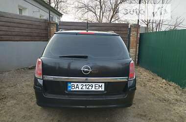 Універсал Opel Astra 2005 в Олександрії