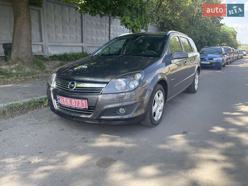 Універсал Opel Astra 2009 в Луцьку