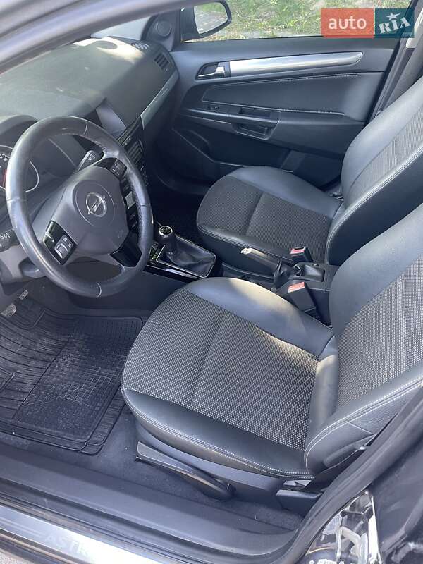 Універсал Opel Astra 2009 в Луцьку