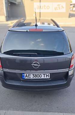 Универсал Opel Astra 2010 в Днепре