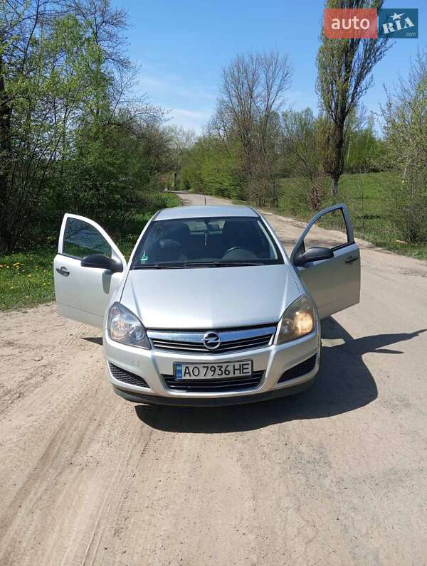 Хэтчбек Opel Astra 2009 в 