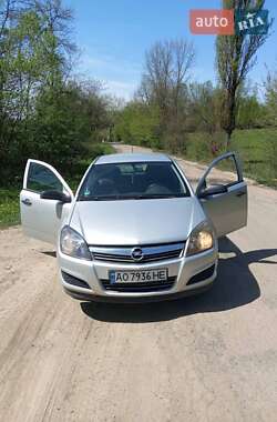Хэтчбек Opel Astra 2009 в 