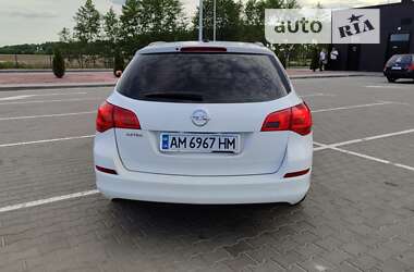 Универсал Opel Astra 2010 в Житомире