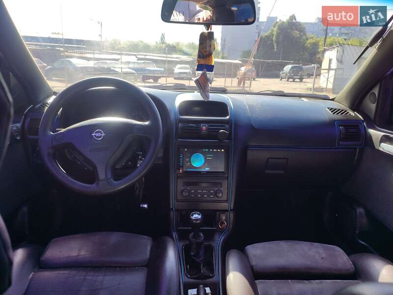 Седан Opel Astra 2004 в Запорожье