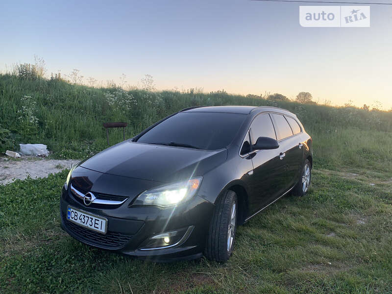 Универсал Opel Astra 2013 в Пирятине