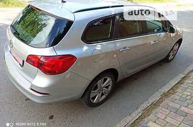 Универсал Opel Astra 2012 в Луцке