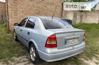 Седан Opel Astra 2004 в Олександрії