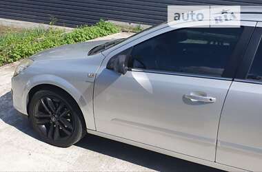 Универсал Opel Astra 2005 в 