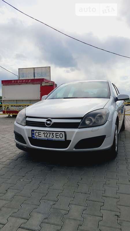 Хэтчбек Opel Astra 2006 в Черновцах