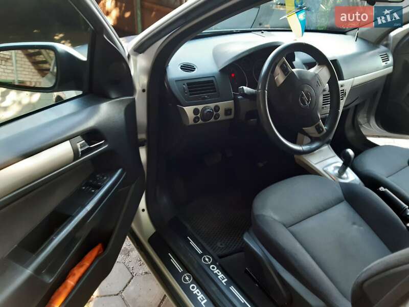 Універсал Opel Astra 2007 в Кропивницькому