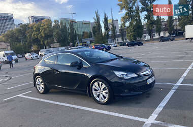 Хэтчбек Opel Astra 2013 в 