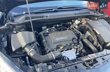 Хэтчбек Opel Astra 2013 в 