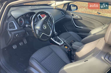 Хэтчбек Opel Astra 2013 в 