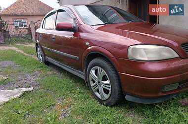 Хэтчбек Opel Astra 1999 в 