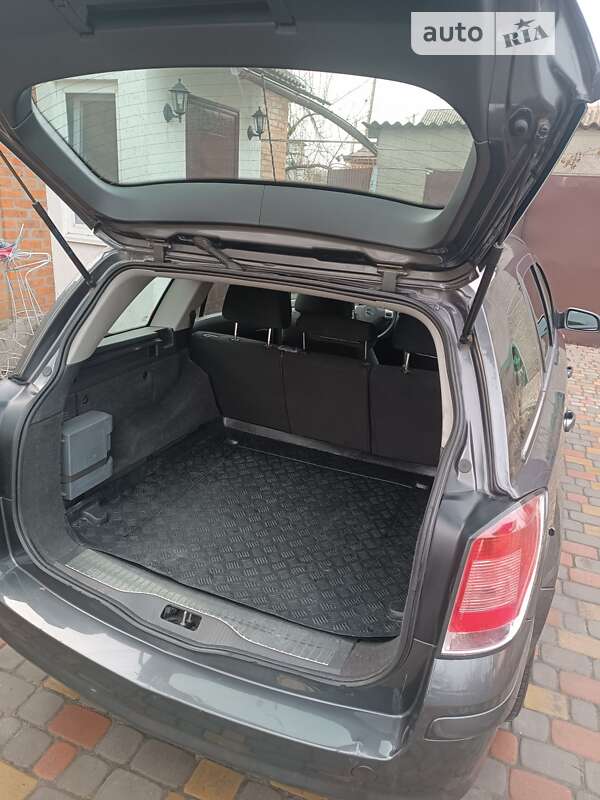 Универсал Opel Astra 2009 в Краснограде
