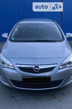 Универсал Opel Astra 2011 в Умани