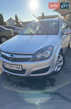 Универсал Opel Astra 2010 в 