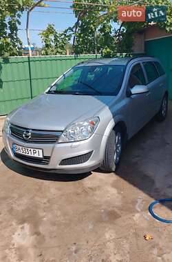 Универсал Opel Astra 2008 в Измаиле