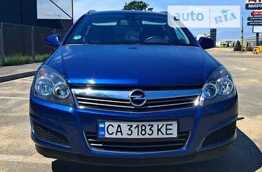 Универсал Opel Astra 2010 в Умани