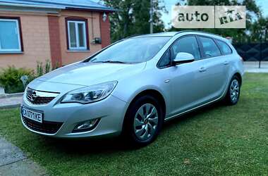 Универсал Opel Astra 2012 в Каменке